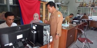 Desa Lowayu Gresik Layani Rekam dan Cetak Adminduk hingga Warga Luar Kecamatan