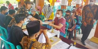 Perdana, Ribuan Warga Desa Kemiri Mojokerto Bersyukur Terima Sertifikat Tanah Program PTSL