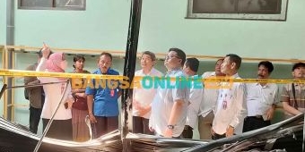 Bupati Kediri Bantu Modal Pedagang Pasar Gringging yang Kiosnya Terbakar