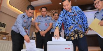 Ciptakan Efisiensi Penyelenggaraan Kearsipan, Kemenkumham Jatim Musnahkan Puluhan Ribu Arsip Retensi