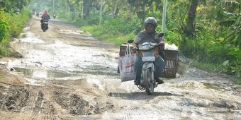 Dibongkar Sejak 2018, Jalan Poros Kecamatan Kanor Ini Dibiarkan Mangkrak