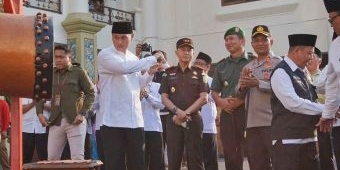 Lepas Jemaah Haji Tuban, Bupati Lindra Berpesan Jaga Kesehatan dan Keamanaan