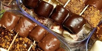 Olahan Marshmallow Lapis Saus Cokelat yang Kreatif dan Lezat