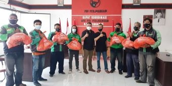 DPC PDIP Sidoarjo Salurkan Sembako Bambang DH ke Warga Tidak Mampu dan Pengemudi Ojol