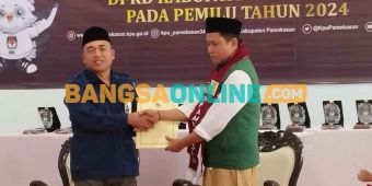 Daftarkan Bacaleg ke KPU Pamekasan, PKB Naik Vespa, PBB Andalkan Milenial