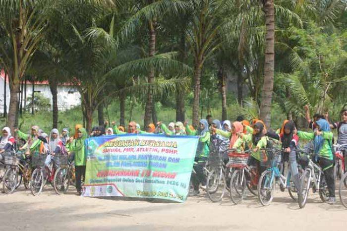 Ciptakan Kebersamaan, Siswa MTs N Tuban Ontel Bareng Keliling Kota Ciptakan Kebersamaan, Siswa MTs N Tuban Ontel Bareng Keliling Kota