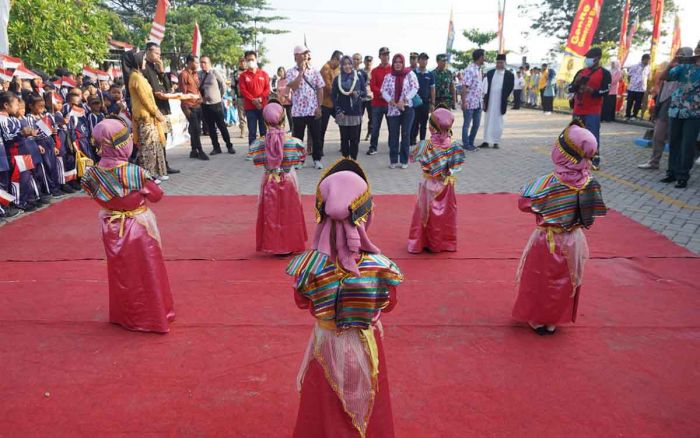 Bupati Mojokerto Resmikan Kolam Renang di Desa Mojorejo Bupati Mojokerto Resmikan Kolam Renang di Desa Mojorejo