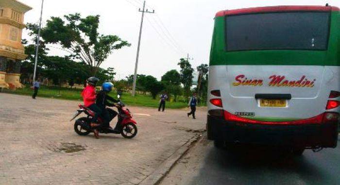 Tarik Retribusi Didepan Terminal Baru Tuban, Dishub Bantah Lakukan Pungli Tarik Retribusi Didepan Terminal Baru Tuban, Dishub Bantah Lakukan Pungli