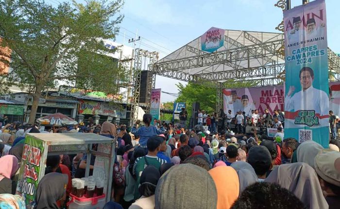 Ribuan Orang di Jombang Ikuti Jalan Sehat Bareng Pasangan AMIN Ribuan Orang di Jombang Ikuti Jalan Sehat Bareng Pasangan AMIN