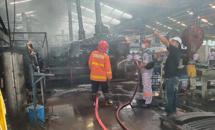 Mesin Pemanas Produksi PT Indospring di Gresik Terbakar