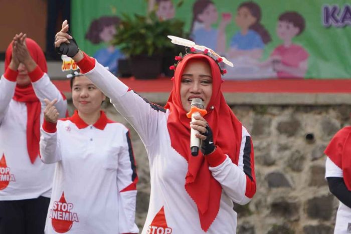 Cegah Angka Stunting di Mojokerto, Bupati Ikfina Kampanyekan Konsumsi TTD di SMAN Trawas Cegah Angka Stunting di Mojokerto, Bupati Ikfina Kampanyekan Konsumsi TTD di SMAN Trawas