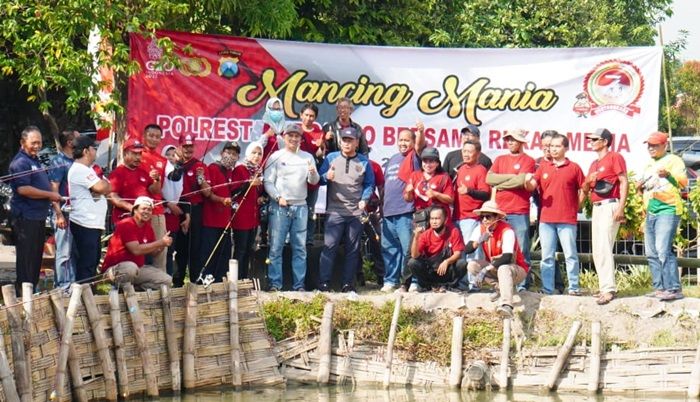 Meriahkan Hari Bhayangkara ke-76, Polresta Sidoarjo Gelar Mancing Mania Bersama Rekan Media Meriahkan Hari Bhayangkara ke-76, Polresta Sidoarjo Gelar Mancing Mania Bersama Rekan Media