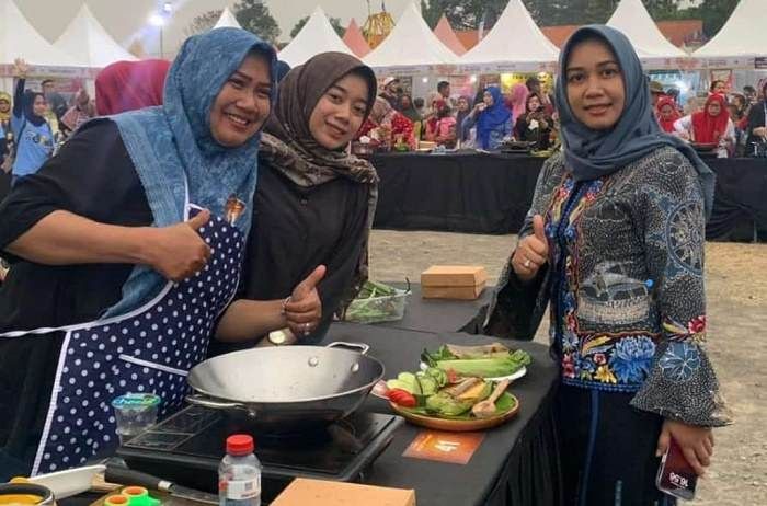 Ning Ita: Festival Nasi Bakar untuk Lestarikan Warisan Kuliner Majapahit Ning Ita: Festival Nasi Bakar untuk Lestarikan Warisan Kuliner Majapahit