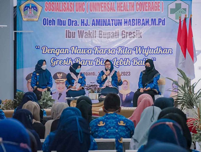 Wabup Gresik Minta Nakes Mundur Jika Tak Ramah dalam Pelayanan Wabup Gresik Minta Nakes Mundur Jika Tak Ramah dalam Pelayanan