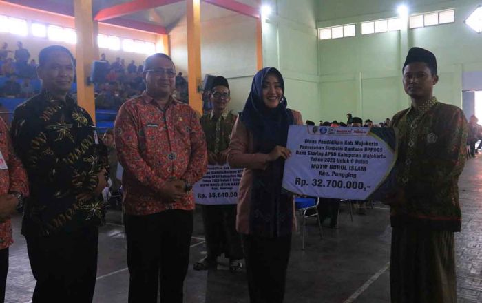 537 Lembaga Pendidikan Diniyah dan Guru Swasta di Kabupaten Mojokerto Dapat Bantuan Rp7,8 Miliar
