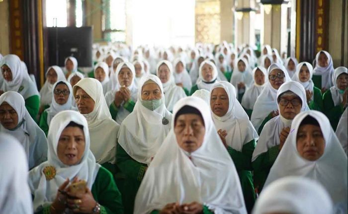 Ribuan Jemaah Hadiri Harlah ke 77 Muslimat NU dan Launching E-Kartamus di Kota Mojokerto