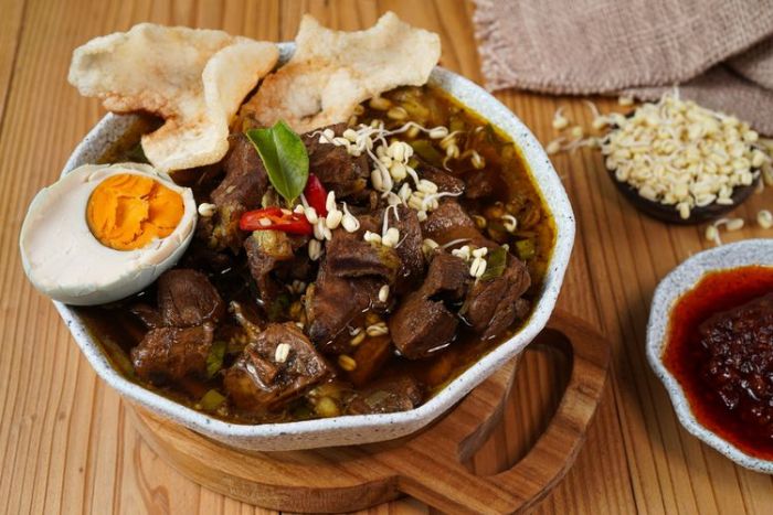 Resep Rawon Daging Sapi, Hidangan Utama Tamu VIP KTT ASEAN ke-43 Resep Rawon Daging Sapi, Hidangan Utama Tamu VIP KTT ASEAN ke-43
