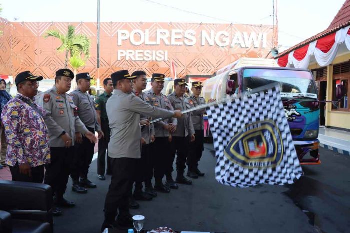 Peringati Pengabdian 28 tahun, Alumni Akpol 1995 Salurkan Air Bersih di Ngawi Peringati Pengabdian 28 tahun, Alumni Akpol 1995 Salurkan Air Bersih di Ngawi