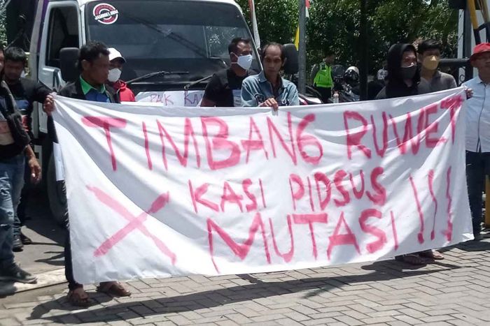 Sampaikan Aspirasi, LSM PGI Gelar Orasi di Kantor Kejari Madiun Sampaikan Aspirasi, LSM PGI Gelar Orasi di Kantor Kejari Madiun