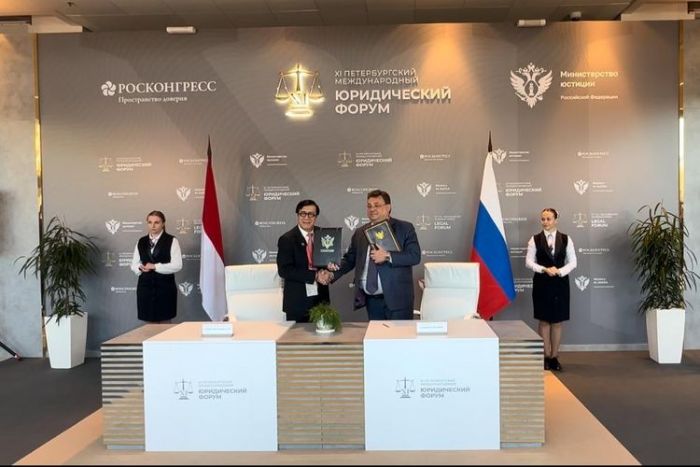 Menkumham Tanda Tangani MoU Kerja Sama di Bidang Hukum dengan Rusia