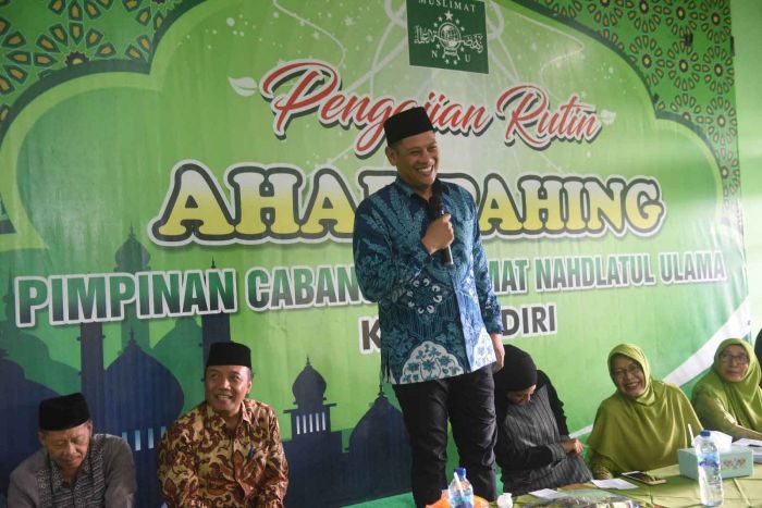 Wali Kota Kediri Bersama Ketua TP PKK Ikuti Launching Wali Kota Kediri Bersama Ketua TP PKK Ikuti Launching