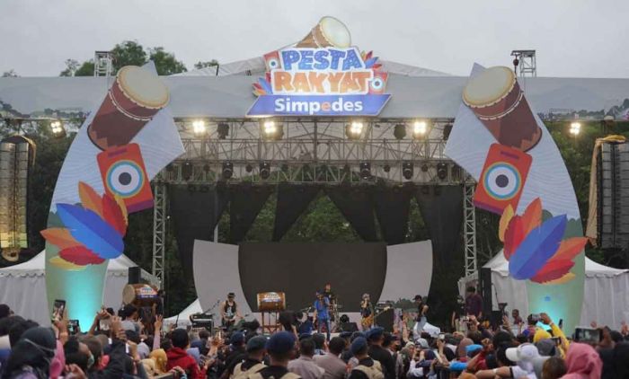 Ribuan Warga Kunjungi Pesta Rakyat Simpedes BRI 2022 di Mojokerto Ribuan Warga Kunjungi Pesta Rakyat Simpedes BRI 2022 di Mojokerto