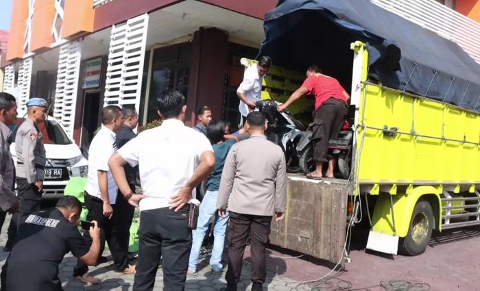 Polres Probolinggo Kota Sita Belasan Motor Bodong, Dua Pria Diamankan Polres Probolinggo Kota Sita Belasan Motor Bodong, Dua Pria Diamankan