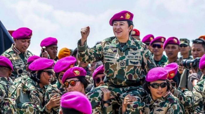 Puan Maharani Perempuan Pertama Warga Kehormatan Korps Marinir TNI AL