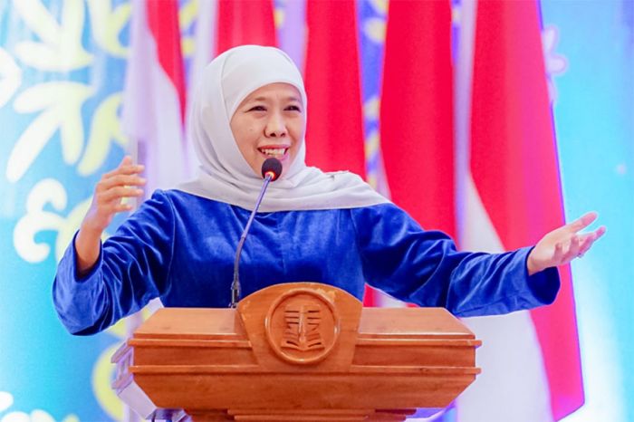 Gubernur Khofifah Tetapkan UMP Jatim 2024 Naik 6,13 Persen Gubernur Khofifah Tetapkan UMP Jatim 2024 Naik 6,13 Persen