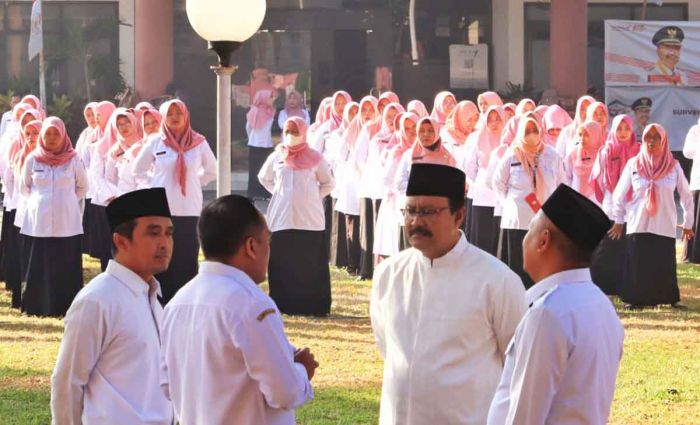 Ikut Apel, Gus Ipul Ajak PPPK Tingkatkan Kinerja Ikut Apel, Gus Ipul Ajak PPPK Tingkatkan Kinerja