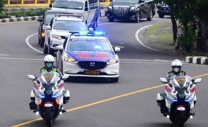 100 Polisi Kawal Ganjar Pranowo saat Safari Politik ke Surabaya 100 Polisi Kawal Ganjar Pranowo saat Safari Politik ke Surabaya