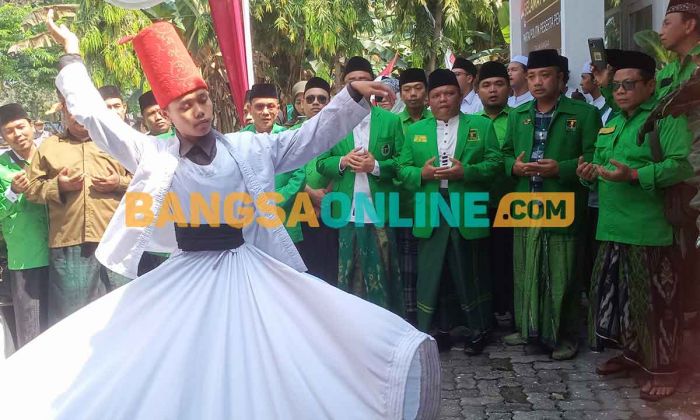 Diiringi Tari Sufi, PPP Gresik Daftarkan 50 Caleg ke KPU