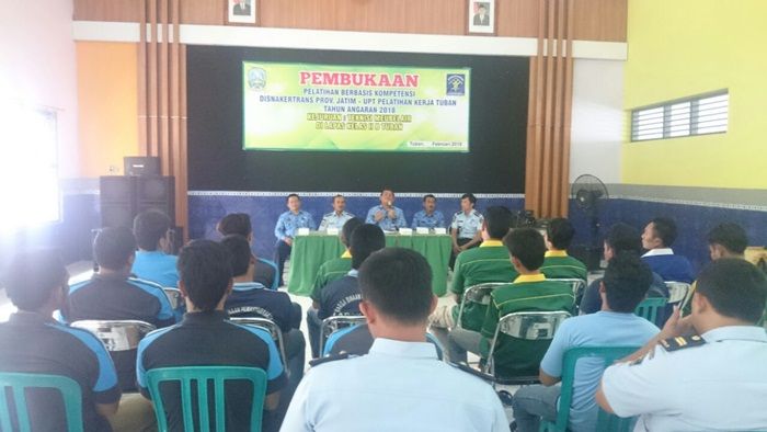 Jadi Bekal Setelah Bebas, 16 WBP Lapas Tuban Ikuti Pelatihan Meubeler Jadi Bekal Setelah Bebas, 16 WBP Lapas Tuban Ikuti Pelatihan Meubeler