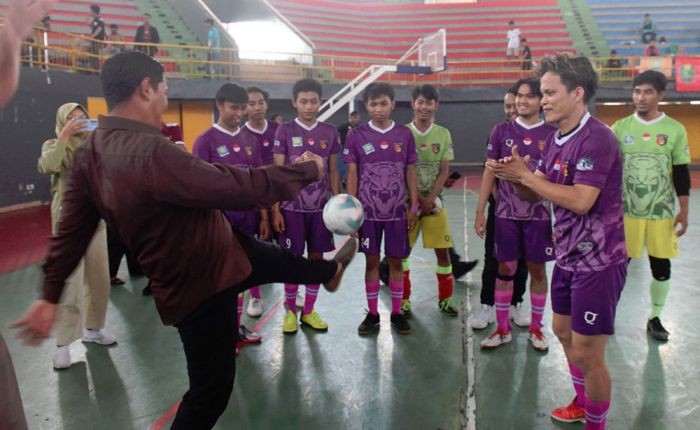 Jadi Tuan Rumah, Wali Kota Kediri Buka Kompetisi Futsal Tuli Antargrup Gerkatin se-Jawa Timur
