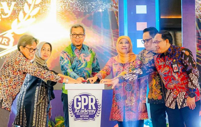 Buka GPR Academy BPSDM Jatim Bootcamp 2023, Gubernur Khofifah Paparkan Peran Humas Buka GPR Academy BPSDM Jatim Bootcamp 2023, Gubernur Khofifah Paparkan Peran Humas