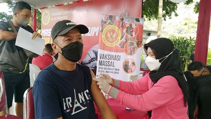 Dinkes Kediri dan Binda Jatim Gelar Vaksinasi Gratis di Kawasan Wisata Simpang Lima Gumul