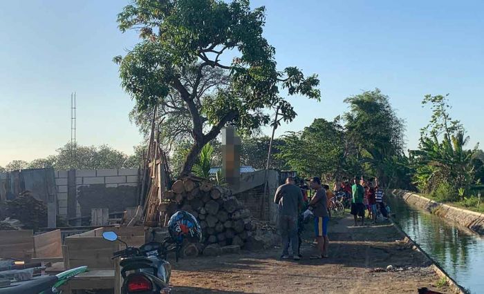 Diduga Ada Masalah Keluarga, Warga Prambon Nganjuk Ditemukan Tewas Gantung Diri Diduga Ada Masalah Keluarga, Warga Prambon Nganjuk Ditemukan Tewas Gantung Diri