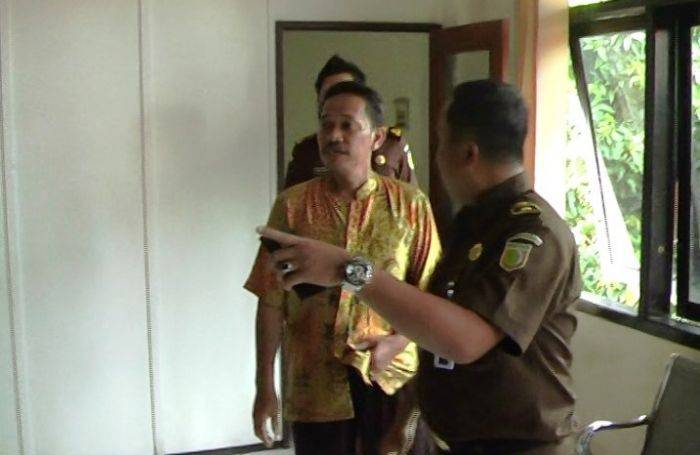 Guru SMK PGRI 2 Sidoarjo Dijebloskan Penjara Terkait Korupsi P2SEM Tahun 2008 Guru SMK PGRI 2 Sidoarjo Dijebloskan Penjara Terkait Korupsi P2SEM Tahun 2008
