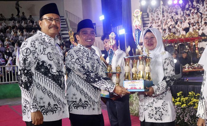 Pagelaran Wayang Meriahkan Gebyar Malam Puncak Hari Guru Nasional Kota Pasuruan