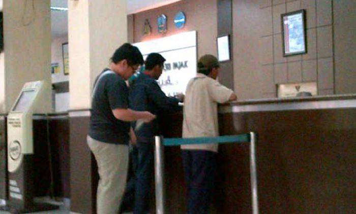 Dispenda Jatim Gelar Pemutihan Bunga Pajak Kendaraan Bermotor 2016 hingga 3 Bulan ke depan Dispenda Jatim Gelar Pemutihan Bunga Pajak Kendaraan Bermotor 2016 hingga 3 Bulan ke depan