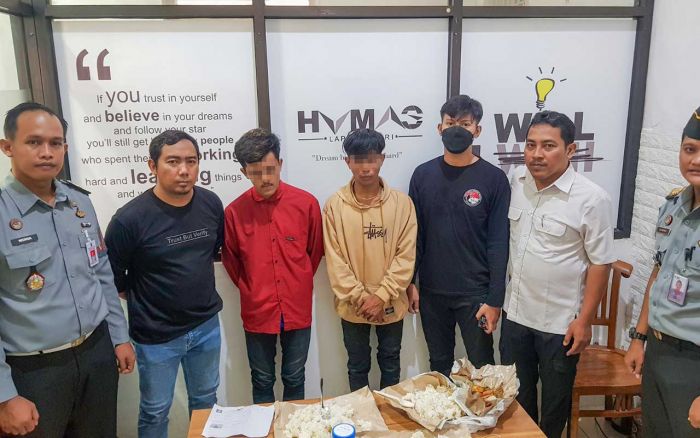 Lapas Kediri Gagalkan Penyelundupan Nasi Bungkus Campur Narkoba Lapas Kediri Gagalkan Penyelundupan Nasi Bungkus Campur Narkoba