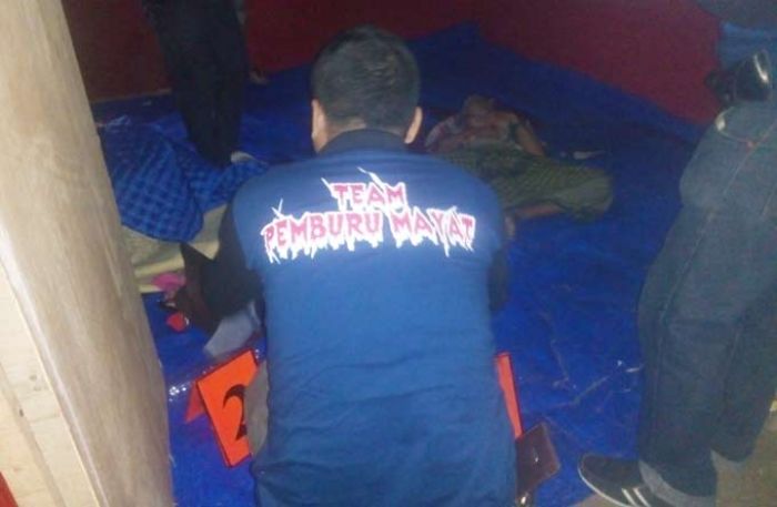 Pembunuhan di dalam Warung di Kanor Bojonegoro Diduga Karena Cemburu Pembunuhan di dalam Warung di Kanor Bojonegoro Diduga Karena Cemburu
