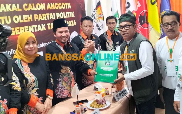 30 Caleg PKB Kota Batu Daftar ke KPU 30 Caleg PKB Kota Batu Daftar ke KPU