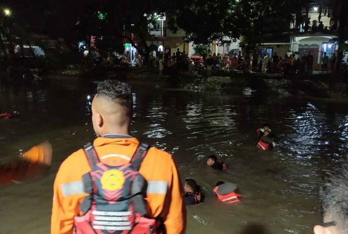 Nahas! Pria Pencari Biawak Tewas Tenggelam di Sungai Ngagel Surabaya