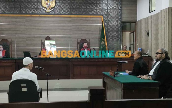 Tok! Ferry Irawan Divonis 1 Tahun Penjara Tok! Ferry Irawan Divonis 1 Tahun Penjara