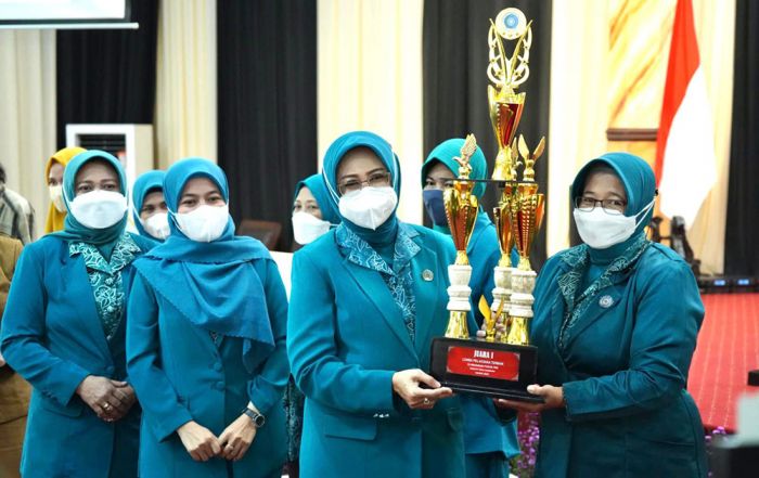 Ketua TP PKK Kota Pasuruan: HKG Momentum Kembangkan Kreativitas untuk Pemberdayaan Keluarga Ketua TP PKK Kota Pasuruan: HKG Momentum Kembangkan Kreativitas untuk Pemberdayaan Keluarga