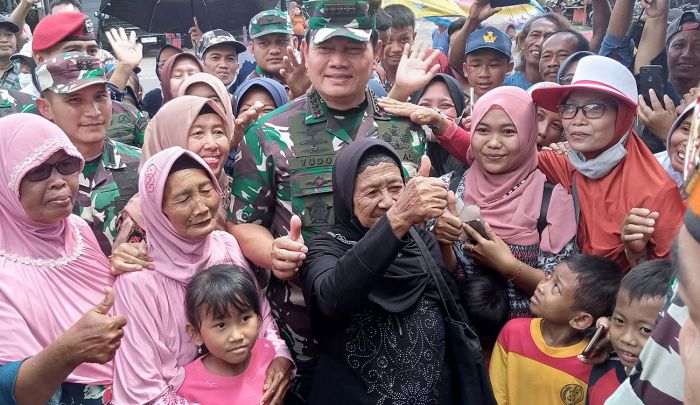 Pulang Kampung ke Madiun, Panglima TNI Berikan Bantuan Dalam Program Karya Bakti Skala Besar Pulang Kampung ke Madiun, Panglima TNI Berikan Bantuan Dalam Program Karya Bakti Skala Besar