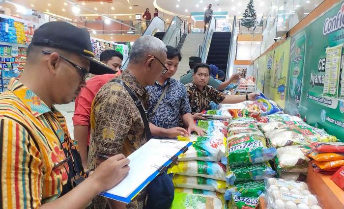 Usai Temukan Mamin Bermasalah, Diskopumdag Tuban akan Intens Operasi Pasar dan Supermarket