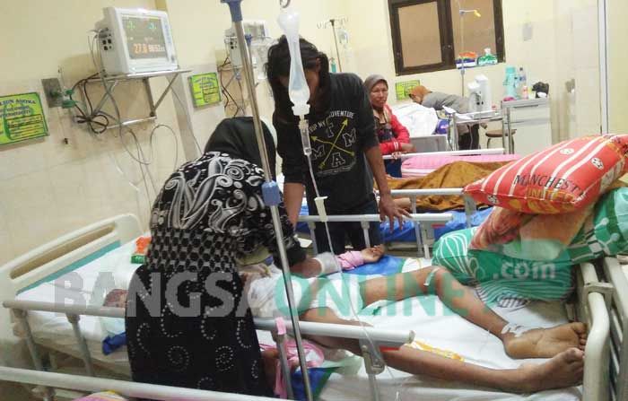 Diduga Dikeroyok, Pelajar Warga Bulurejo Jombang 12 Hari Tak Sadarkan Diri di RSUD Diduga Dikeroyok, Pelajar Warga Bulurejo Jombang 12 Hari Tak Sadarkan Diri di RSUD