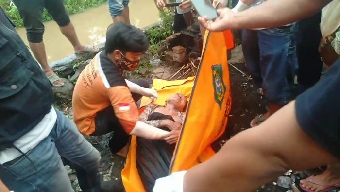 Diduga Terpeleset dan Terbawa Arus, ​Nenek Tewas Tenggelam di Sungai Patusan Sidoarjo